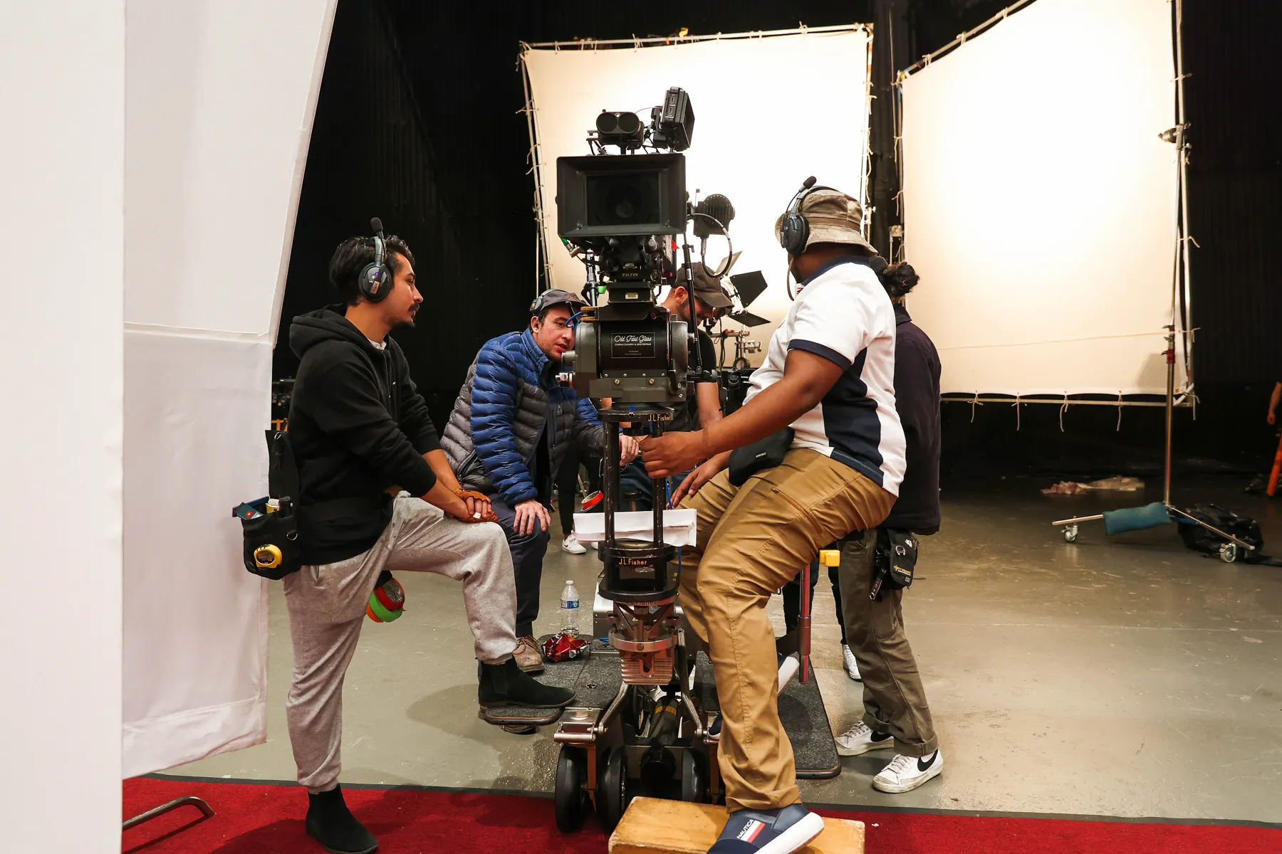 Behind the scenes on the set of Sink or Sin (4 of 14)