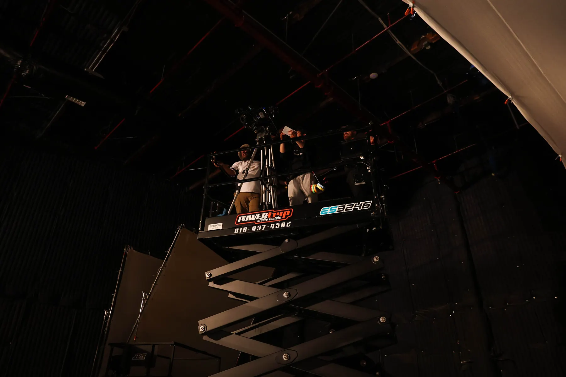 Behind the scenes on the set of Sink or Sin (7 of 14)
