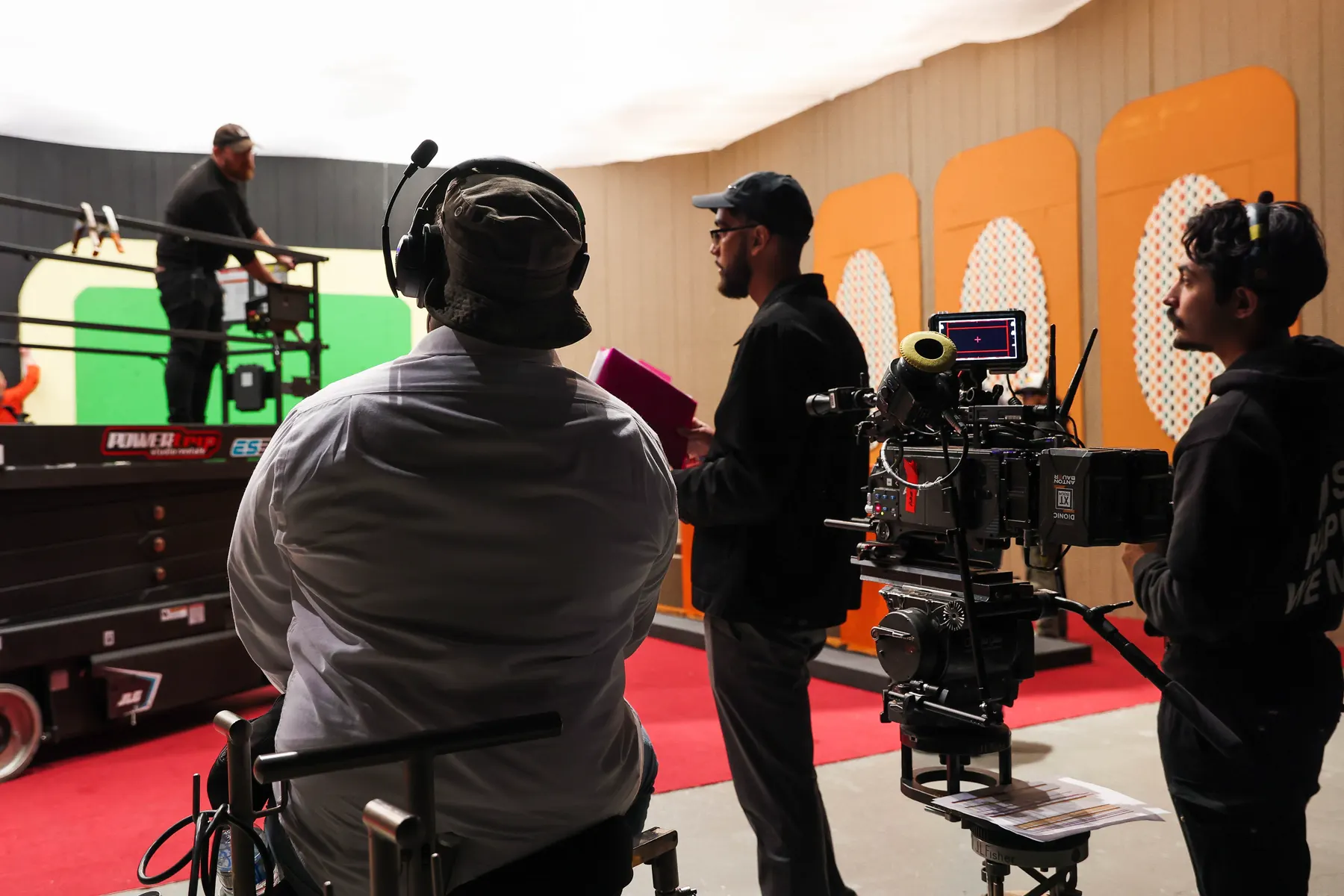 Behind the scenes on the set of Sink or Sin (12 of 14)