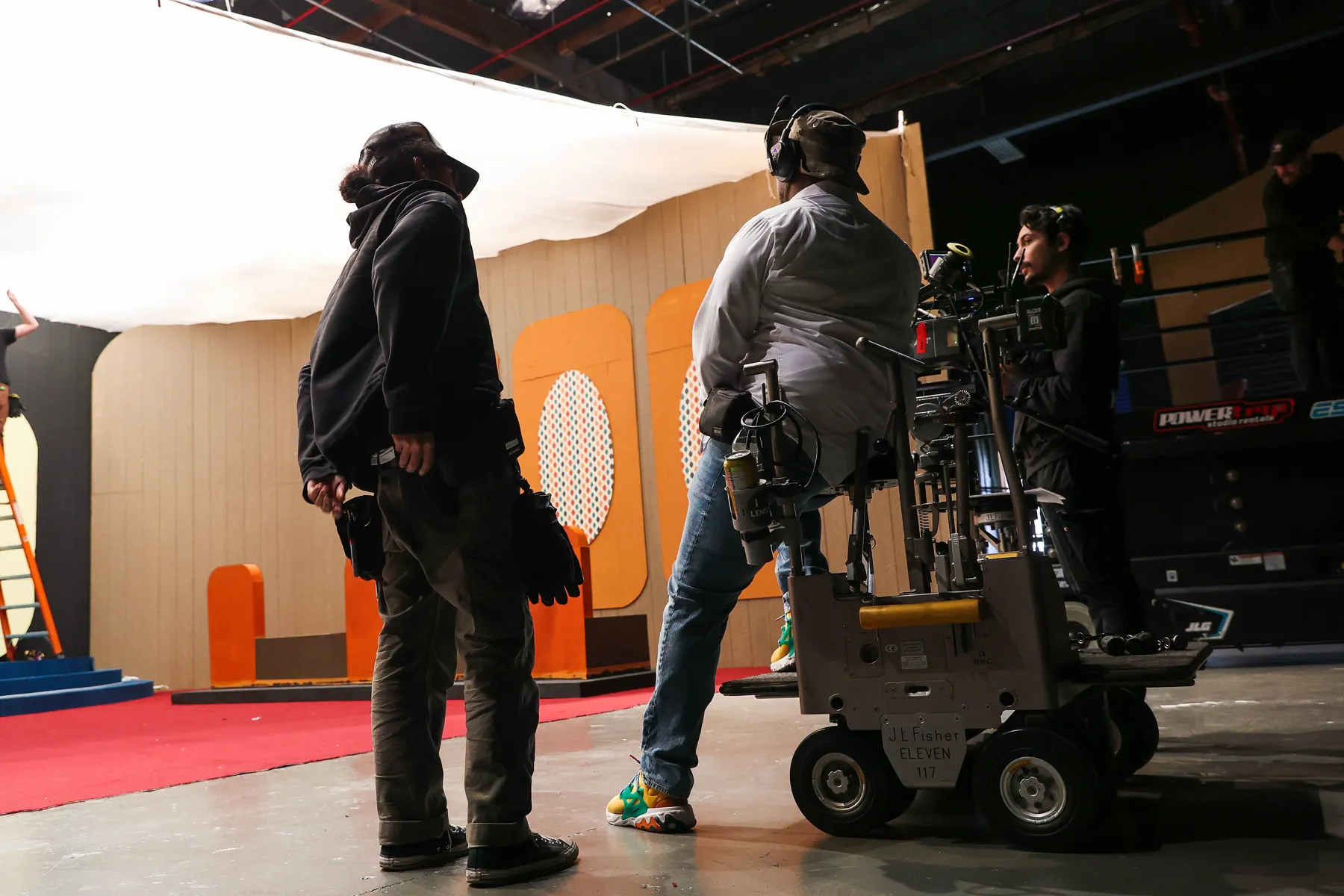 Behind the scenes on the set of Sink or Sin (13 of 14)