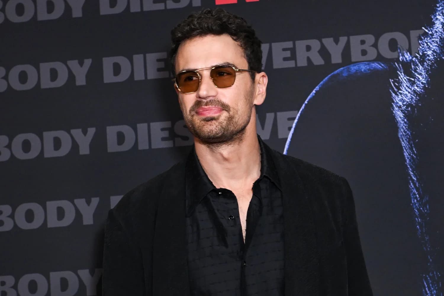 Red carpet coverage — frame 2